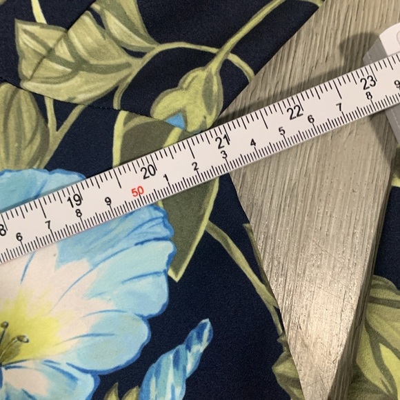 Ann Taylor Navy Floral Flutter Sleeve Open Mandarin Collar Pull-Over Blouse sz M - Picture 13 of 13